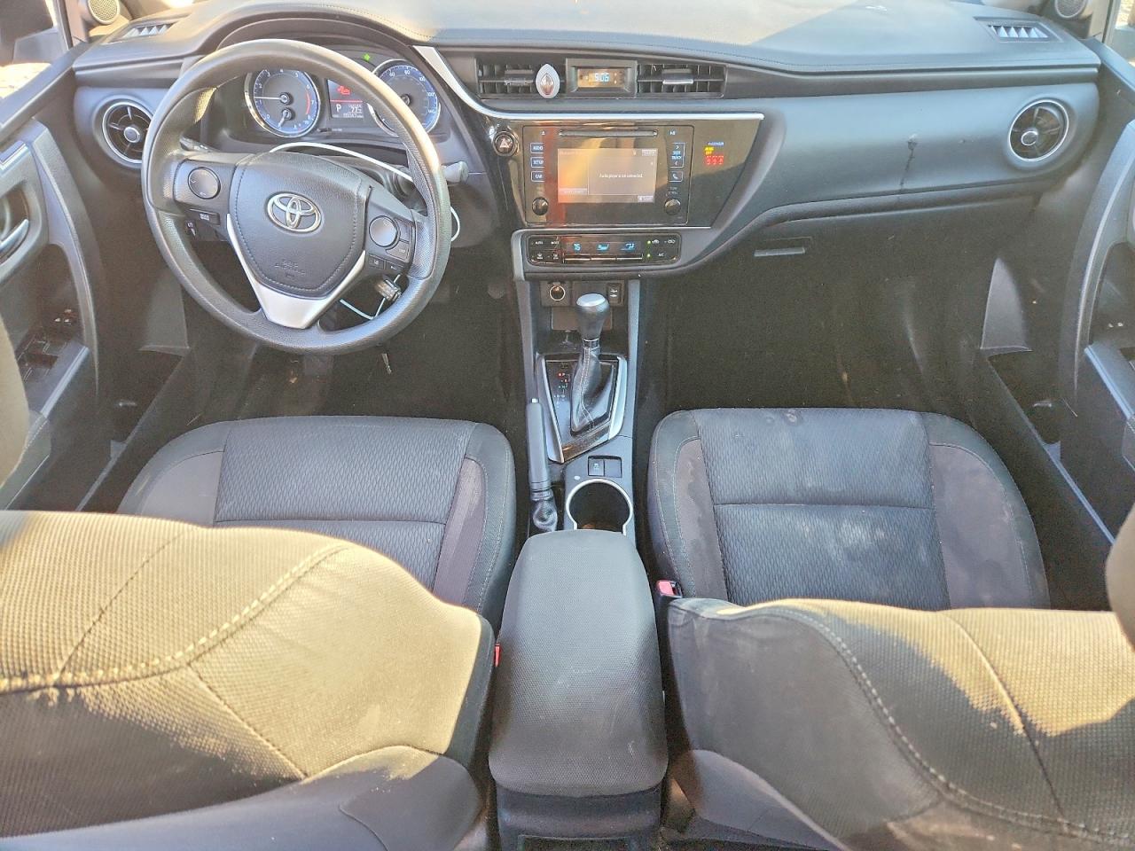 2018 TOYOTA COROLLA L photo 8