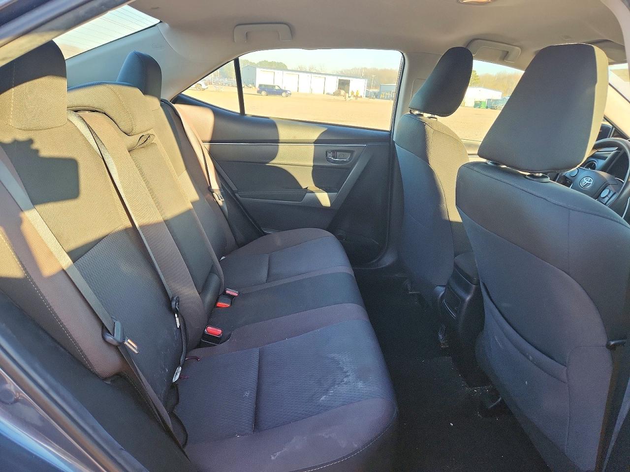 2018 TOYOTA COROLLA L photo 10