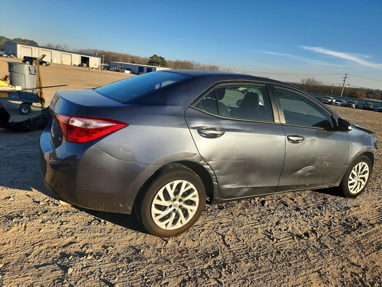 2018 TOYOTA COROLLA L photo 3