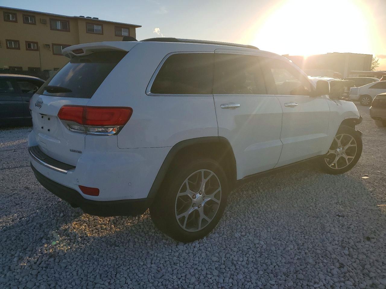2019 JEEP GRAND CHEROKEE LIMITED photo 3