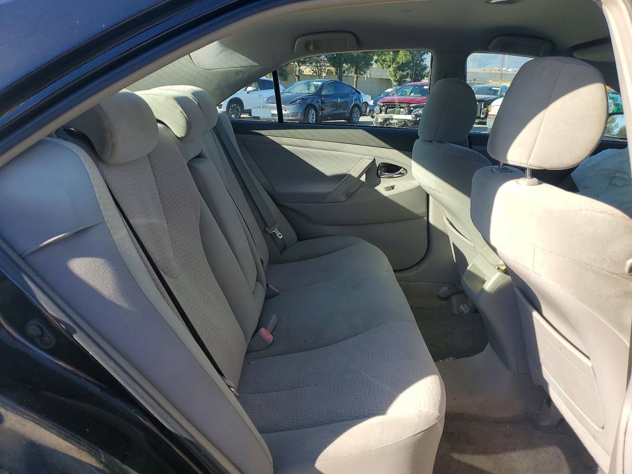 2011 TOYOTA CAMRY BASE photo 19
