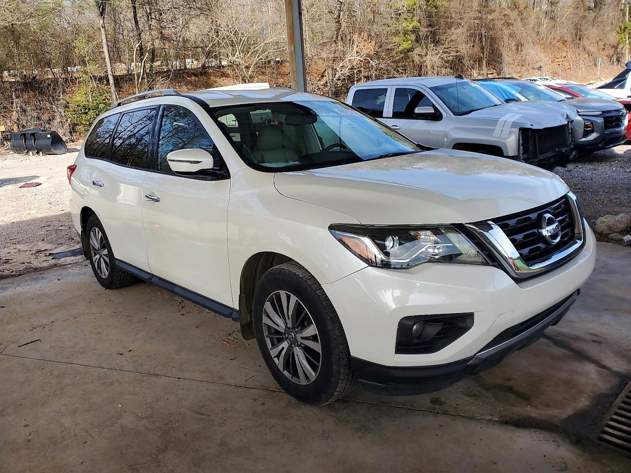2017 NISSAN PATHFINDER S photo 4