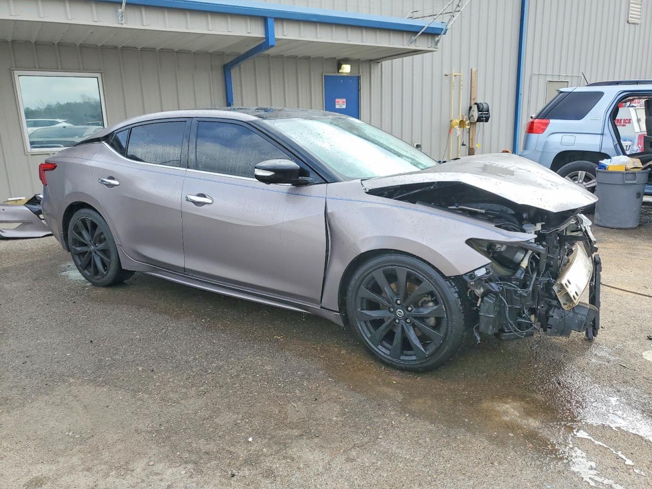 2017 NISSAN MAXIMA PLATINUM photo 4