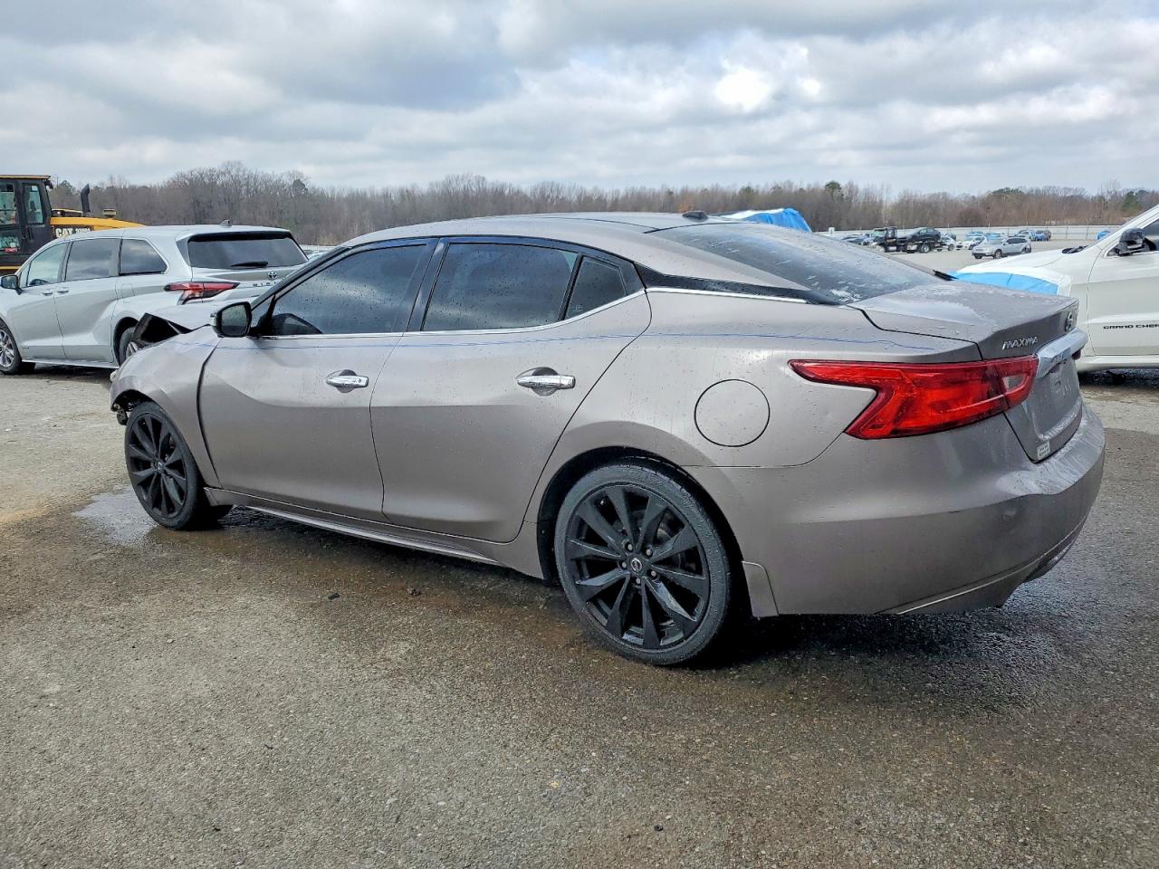 2017 NISSAN MAXIMA PLATINUM photo 2