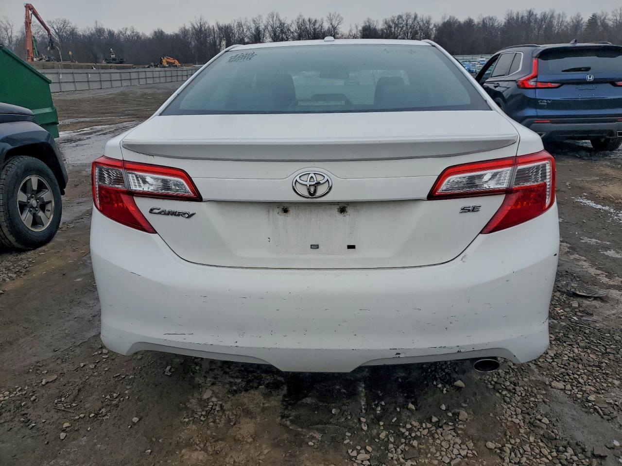 2013 TOYOTA CAMRY L photo 6