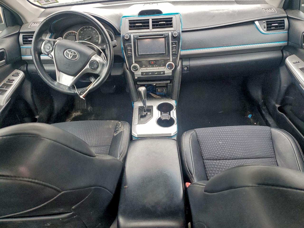 2013 TOYOTA CAMRY L photo 8
