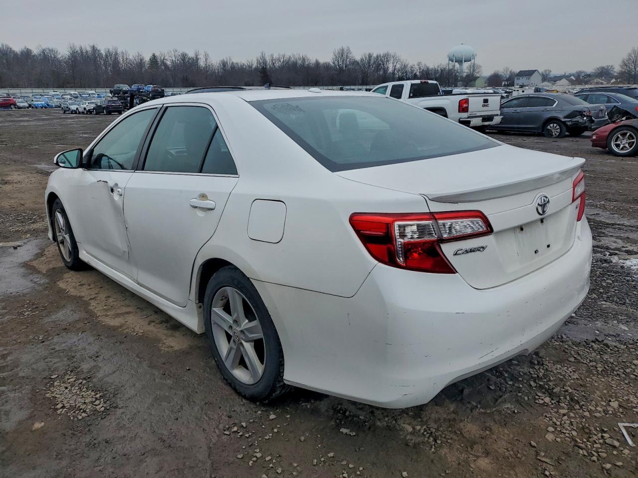 2013 TOYOTA CAMRY L photo 2