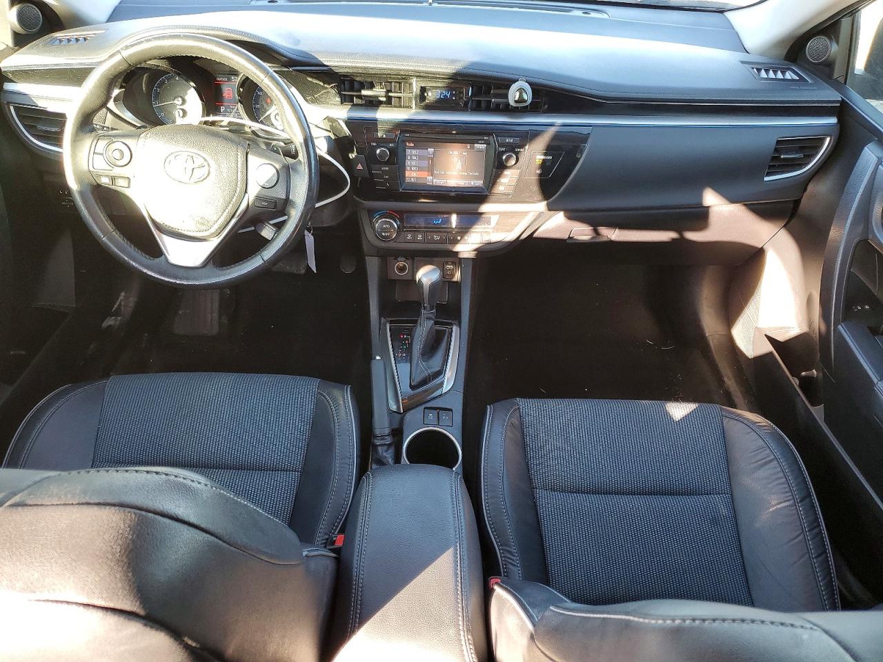 2015 TOYOTA COROLLA L photo 8