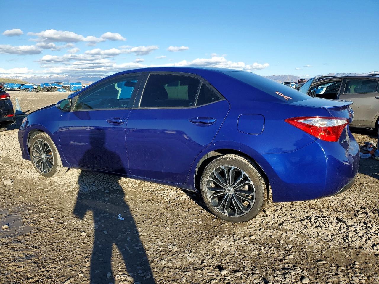 2015 TOYOTA COROLLA L photo 2