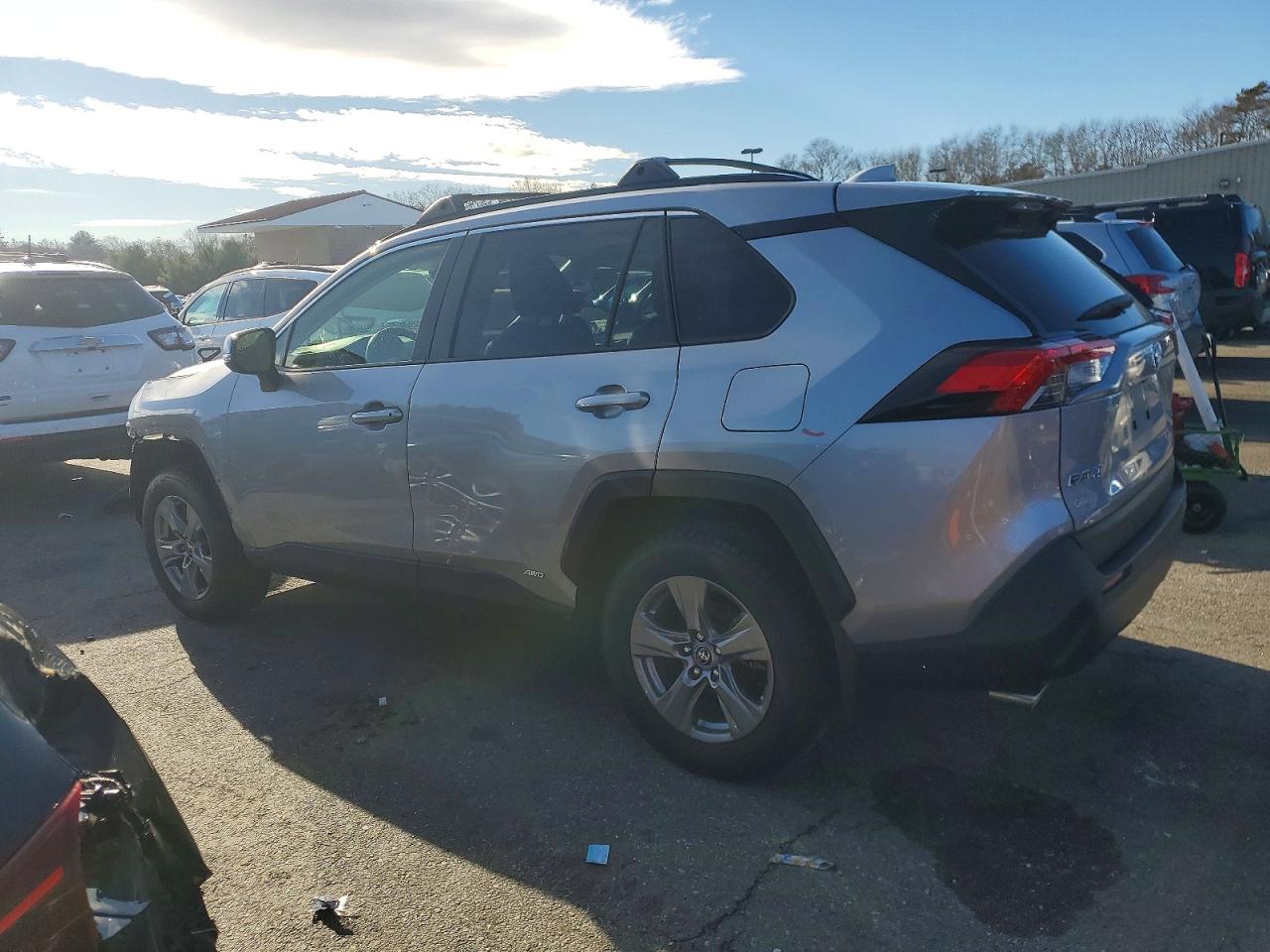 2024 TOYOTA RAV4 XLE photo 2