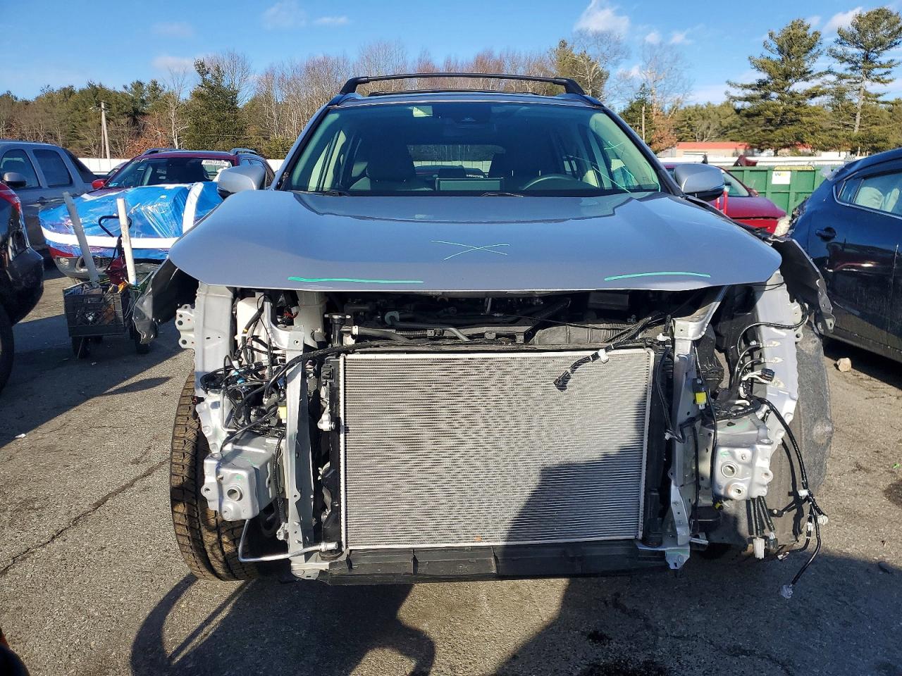 2024 TOYOTA RAV4 XLE photo 5