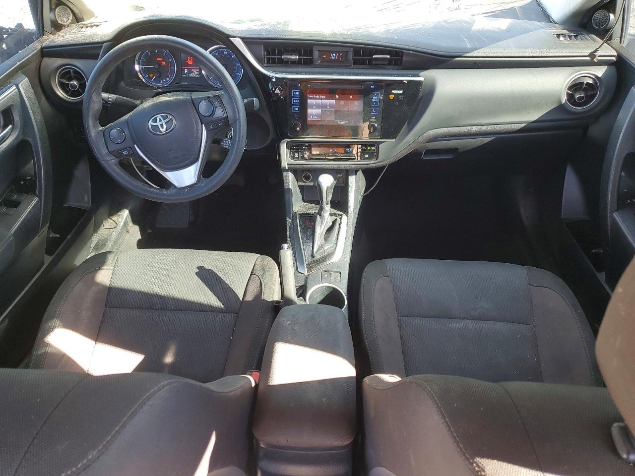 2017 TOYOTA COROLLA L photo 8