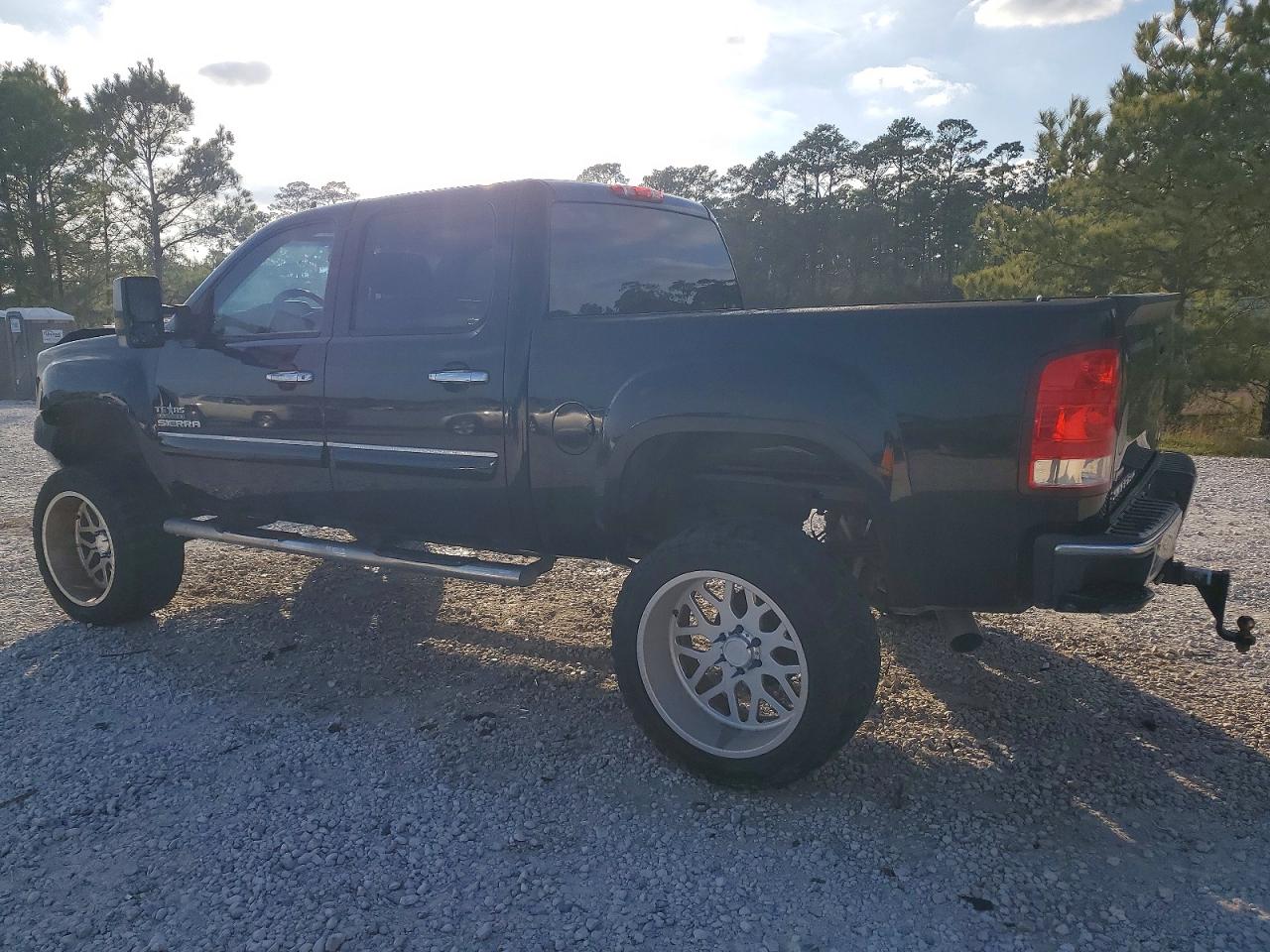 2012 GMC SIERRA C1500 SLE photo 2