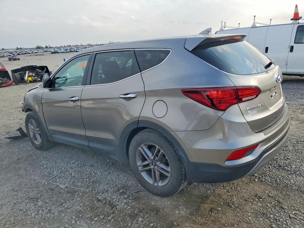 2017 HYUNDAI SANTA FE SPORT photo 2