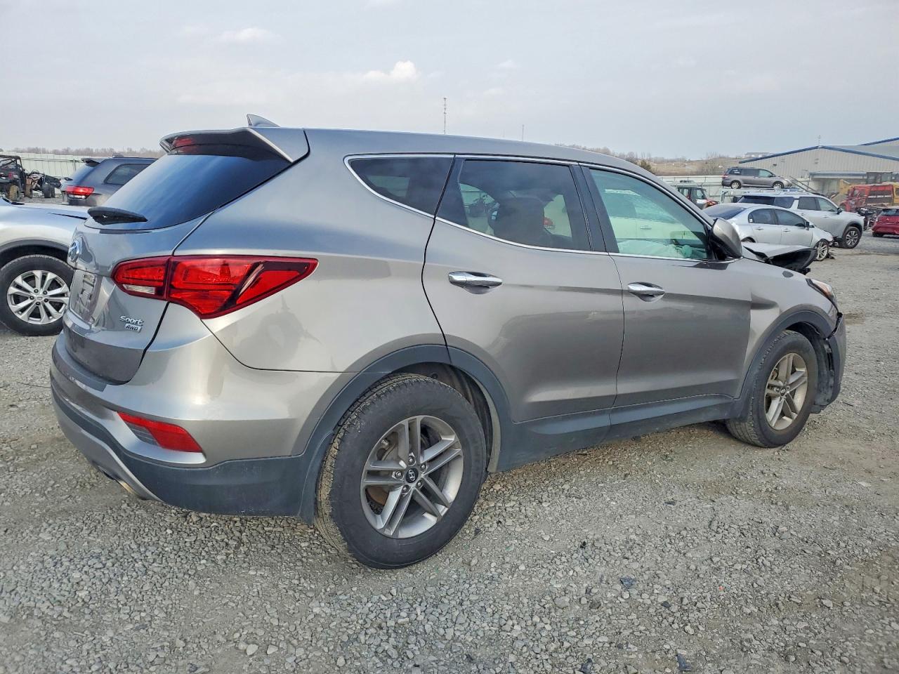 2017 HYUNDAI SANTA FE SPORT photo 3