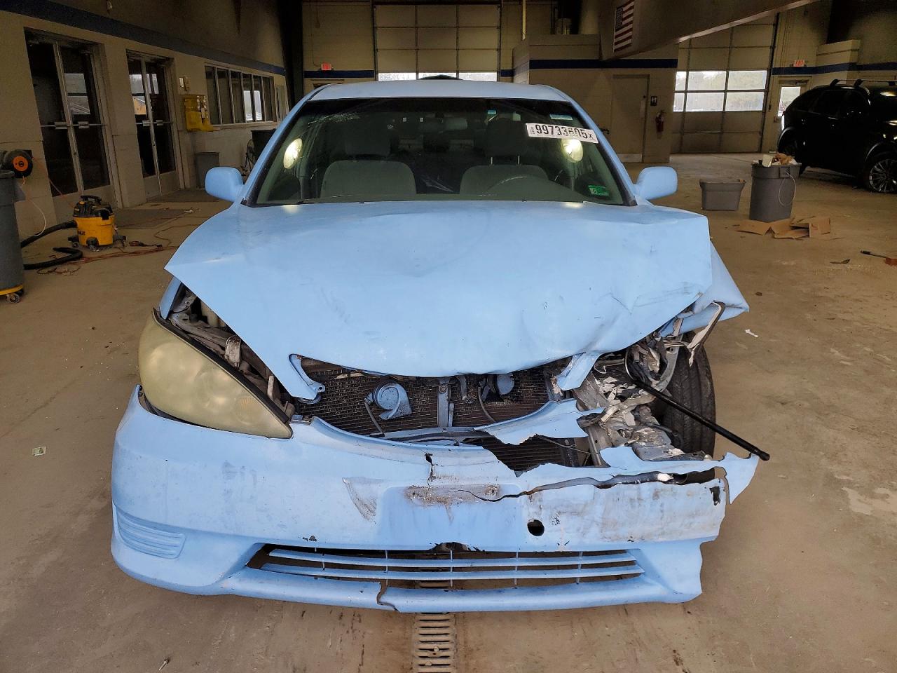 2005 TOYOTA CAMRY LE photo 5