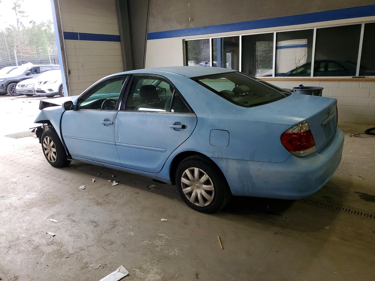 2005 TOYOTA CAMRY LE photo 2