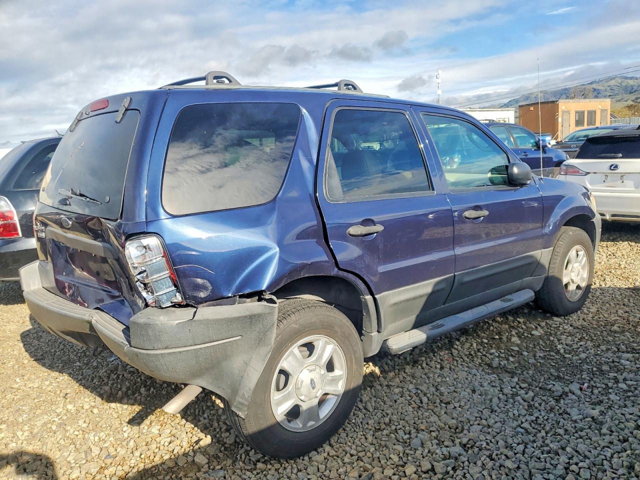 2003 FORD ESCAPE XLT photo 3