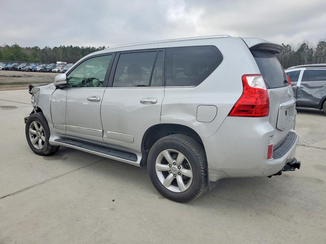 2011 LEXUS GX 460 photo 2