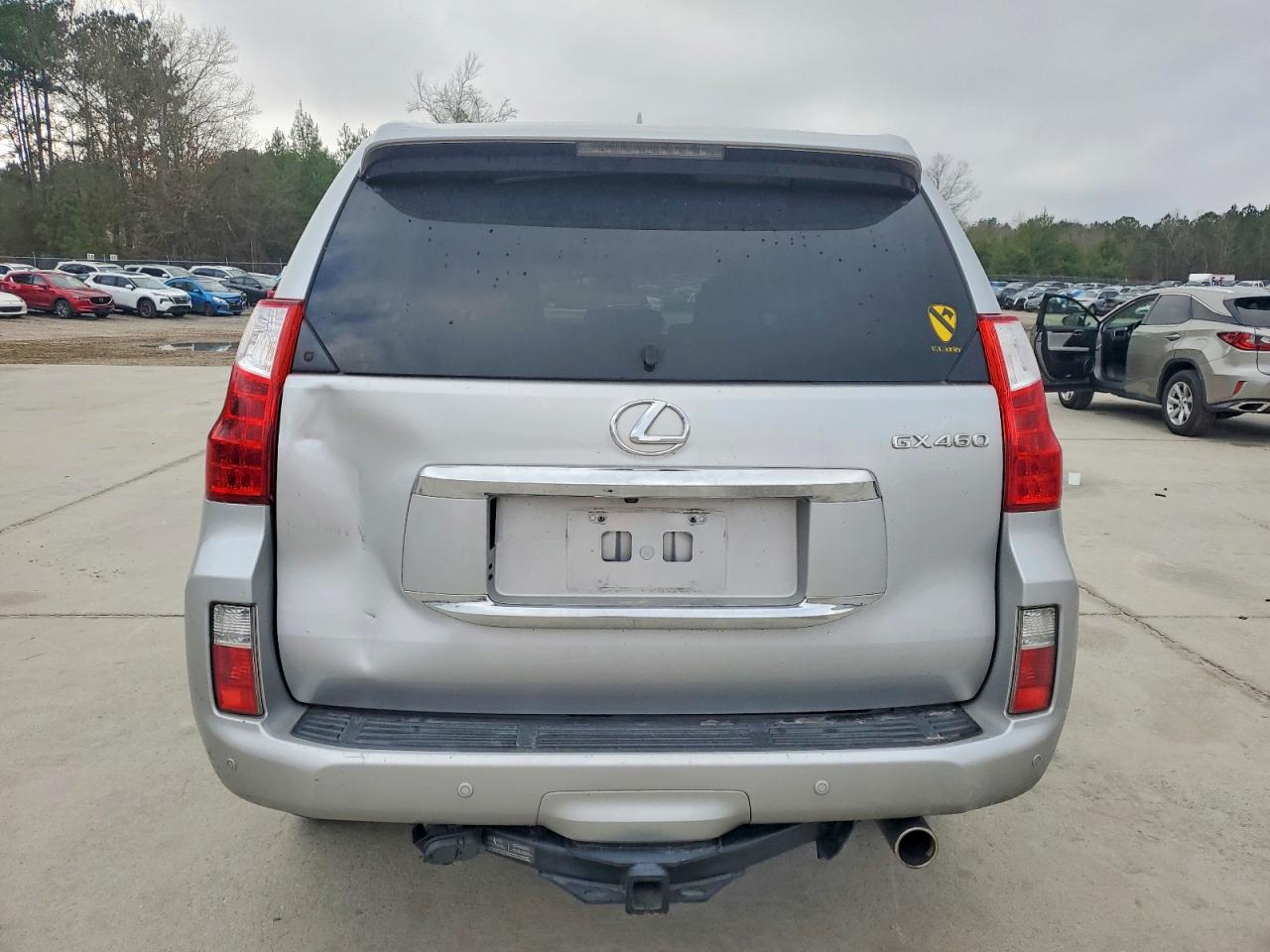 2011 LEXUS GX 460 photo 6