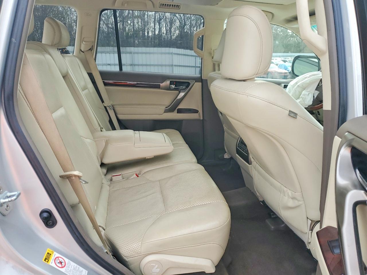 2011 LEXUS GX 460 photo 10