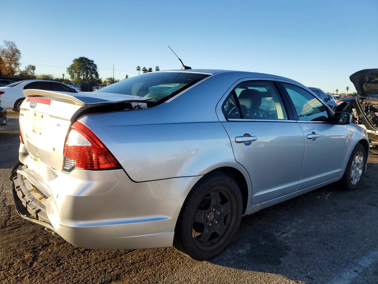 2011 FORD FUSION SE photo 3