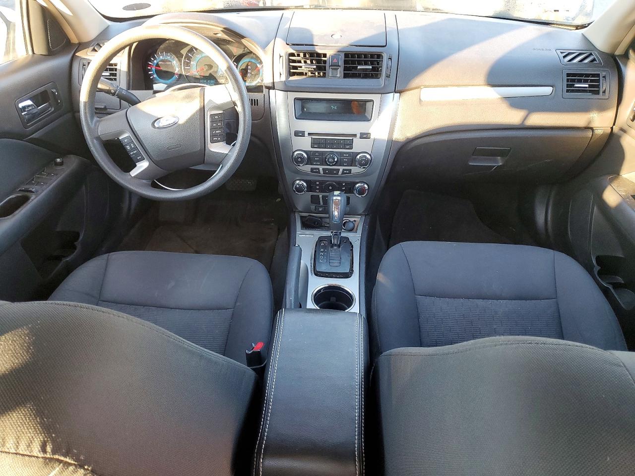 2011 FORD FUSION SE photo 8