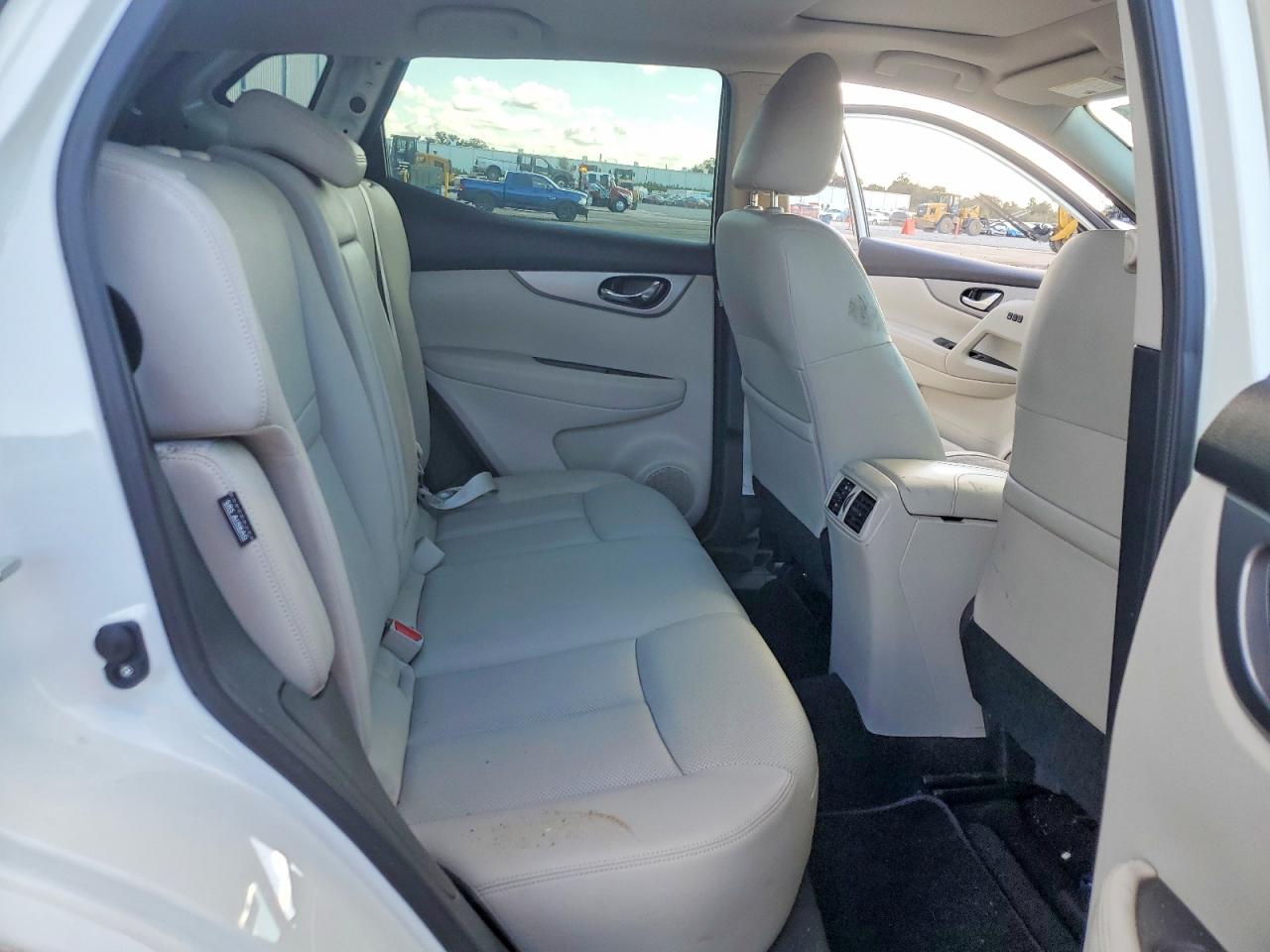 2020 NISSAN ROGUE SPORT S photo 11