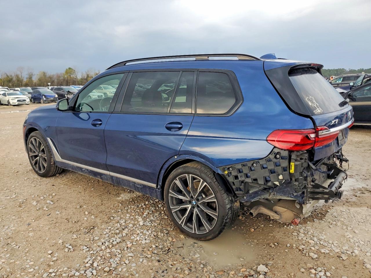 2022 BMW X7 XDRIVE40I photo 2