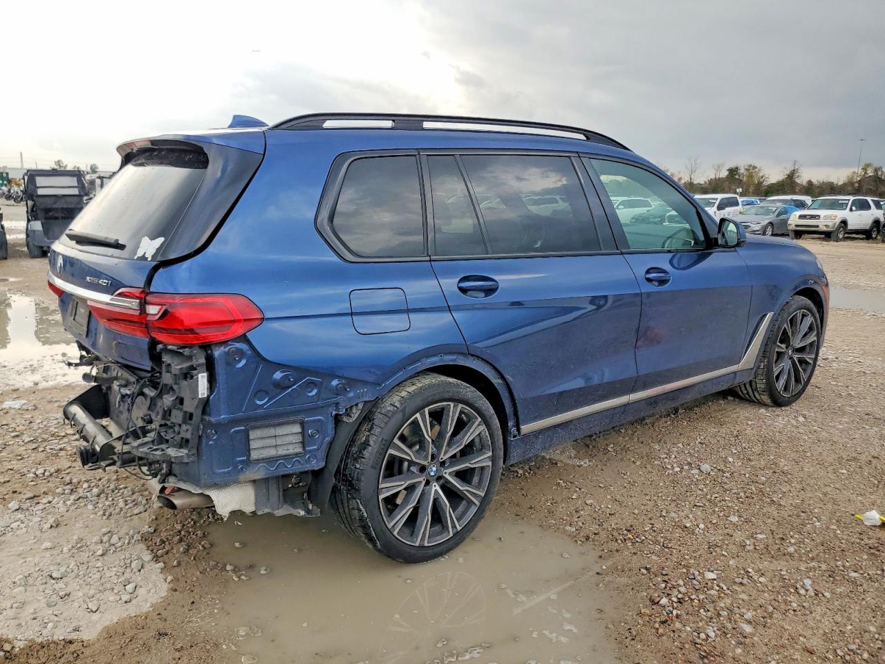 2022 BMW X7 XDRIVE40I photo 3
