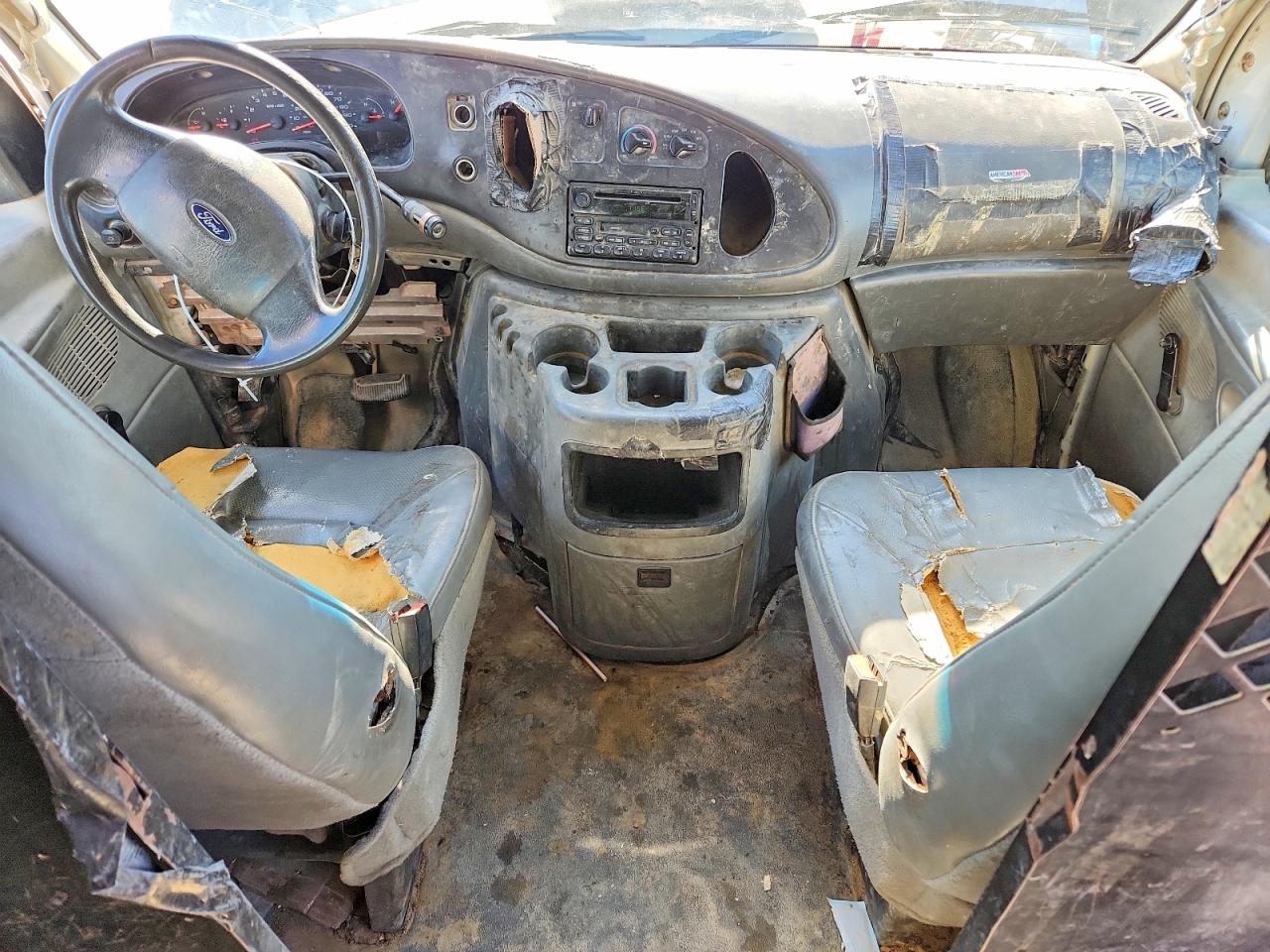 2005 FORD E250 UTILITY / SERVICE VAN photo 8