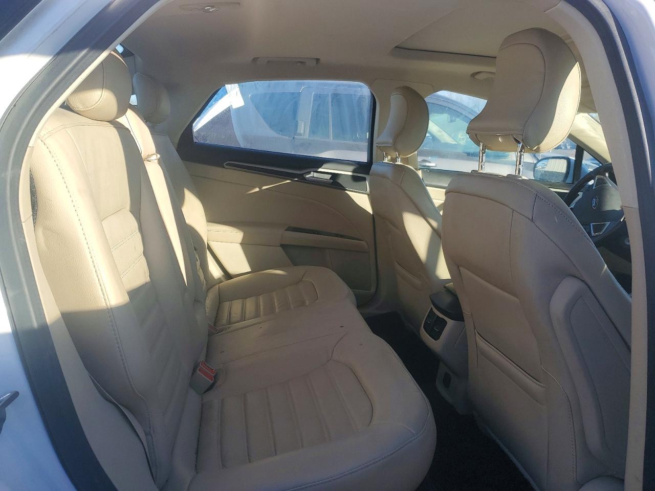 2015 FORD FUSION SE photo 10