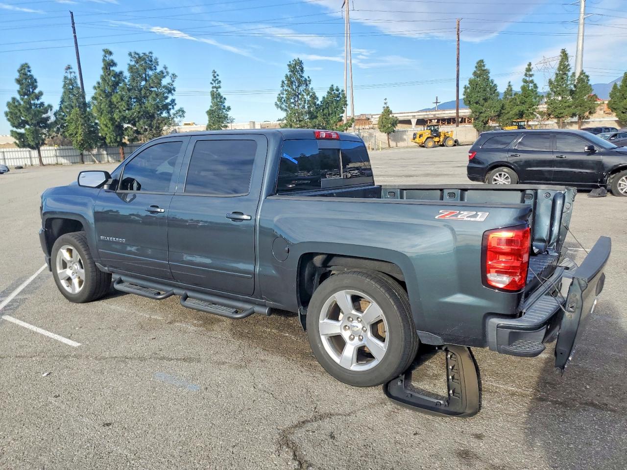 2017 CHEVROLET SILVERADO K1500 LT photo 2
