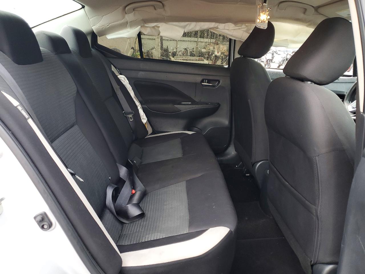 2021 NISSAN VERSA SV photo 10