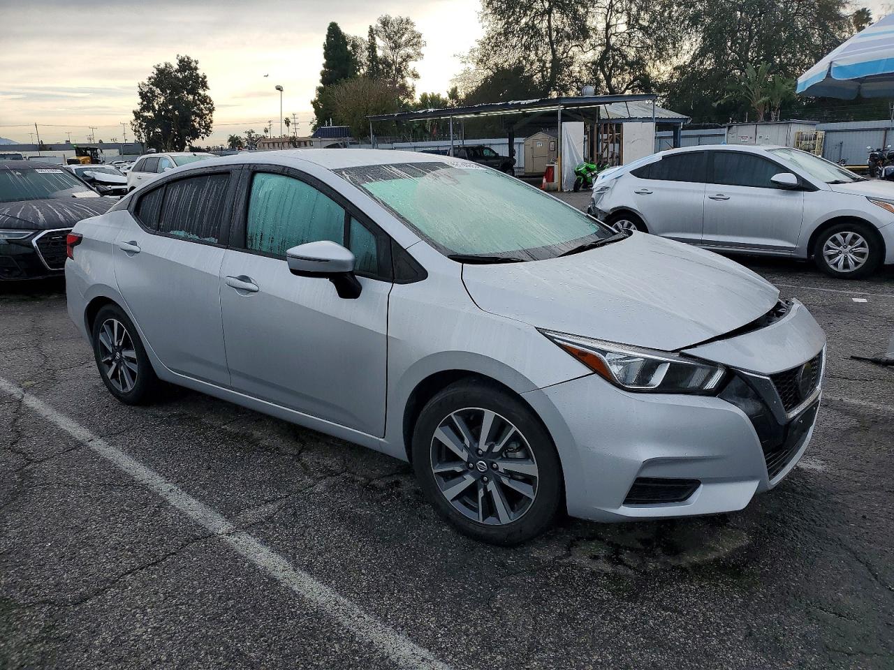 2021 NISSAN VERSA SV photo 4