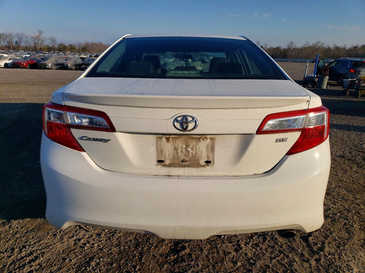 2014 TOYOTA CAMRY L photo 6