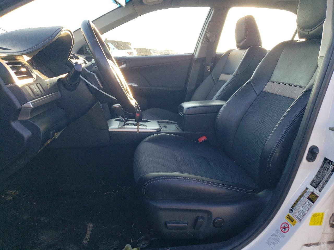2014 TOYOTA CAMRY L photo 7