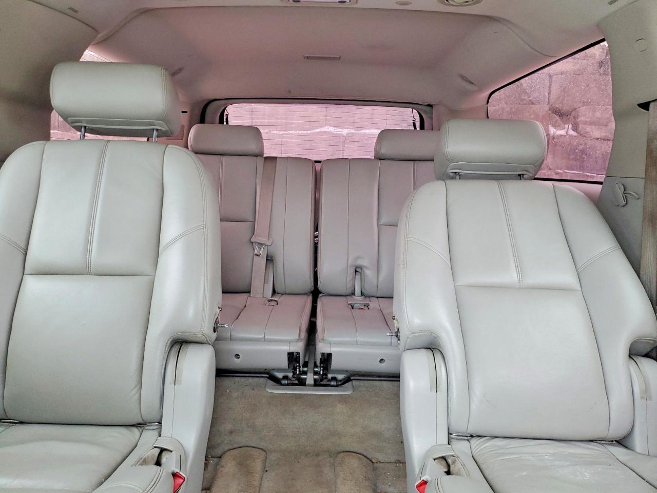 2008 GMC YUKON XL K1500 photo 10