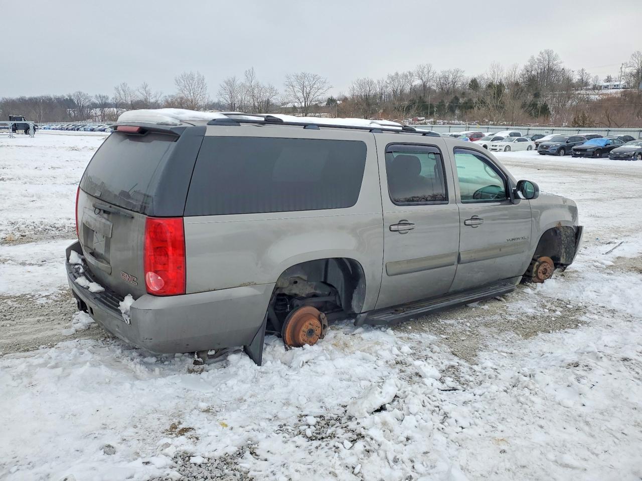 2008 GMC YUKON XL K1500 photo 3