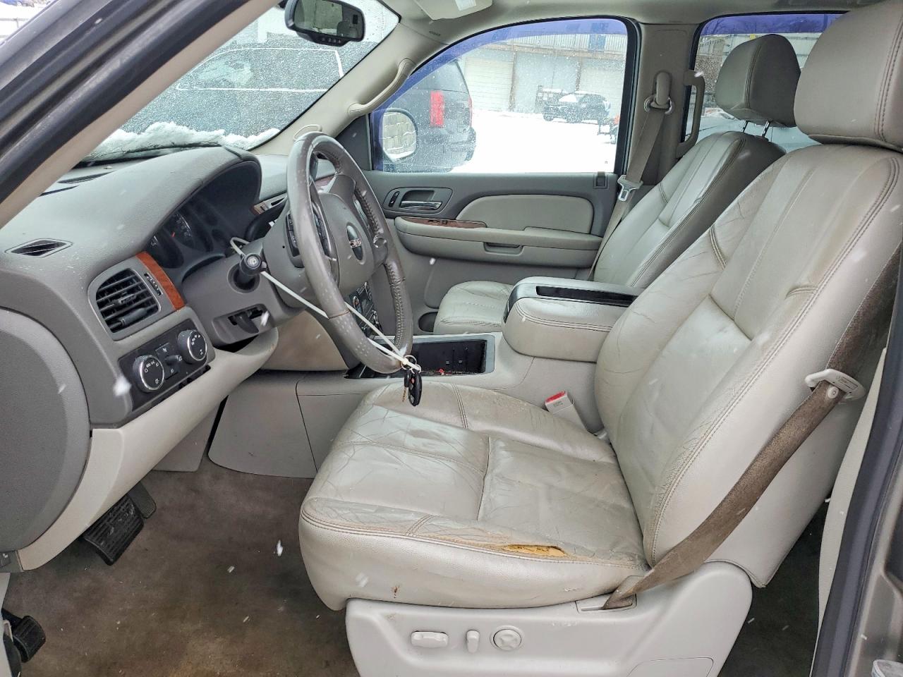 2008 GMC YUKON XL K1500 photo 7