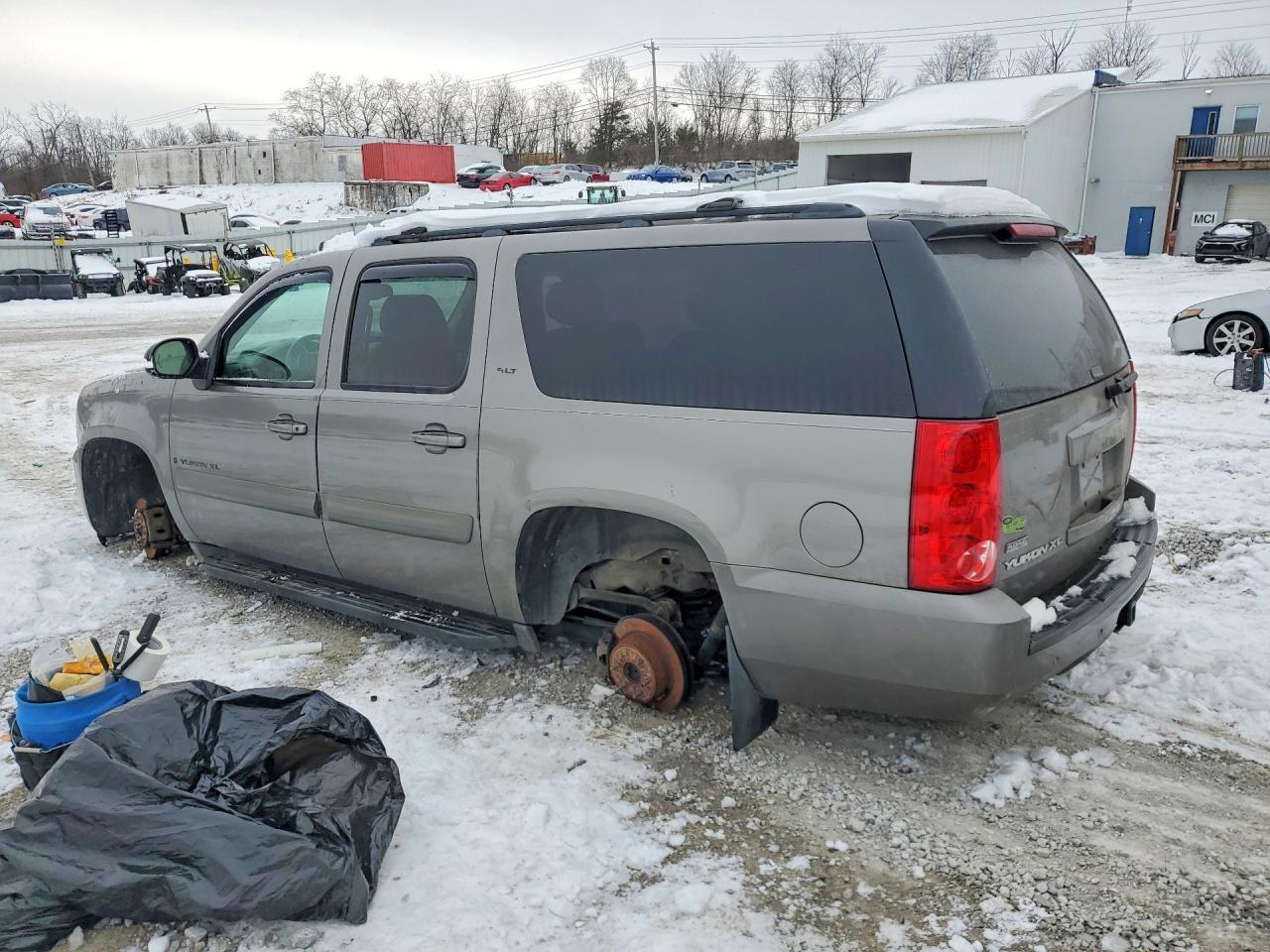 2008 GMC YUKON XL K1500 photo 2