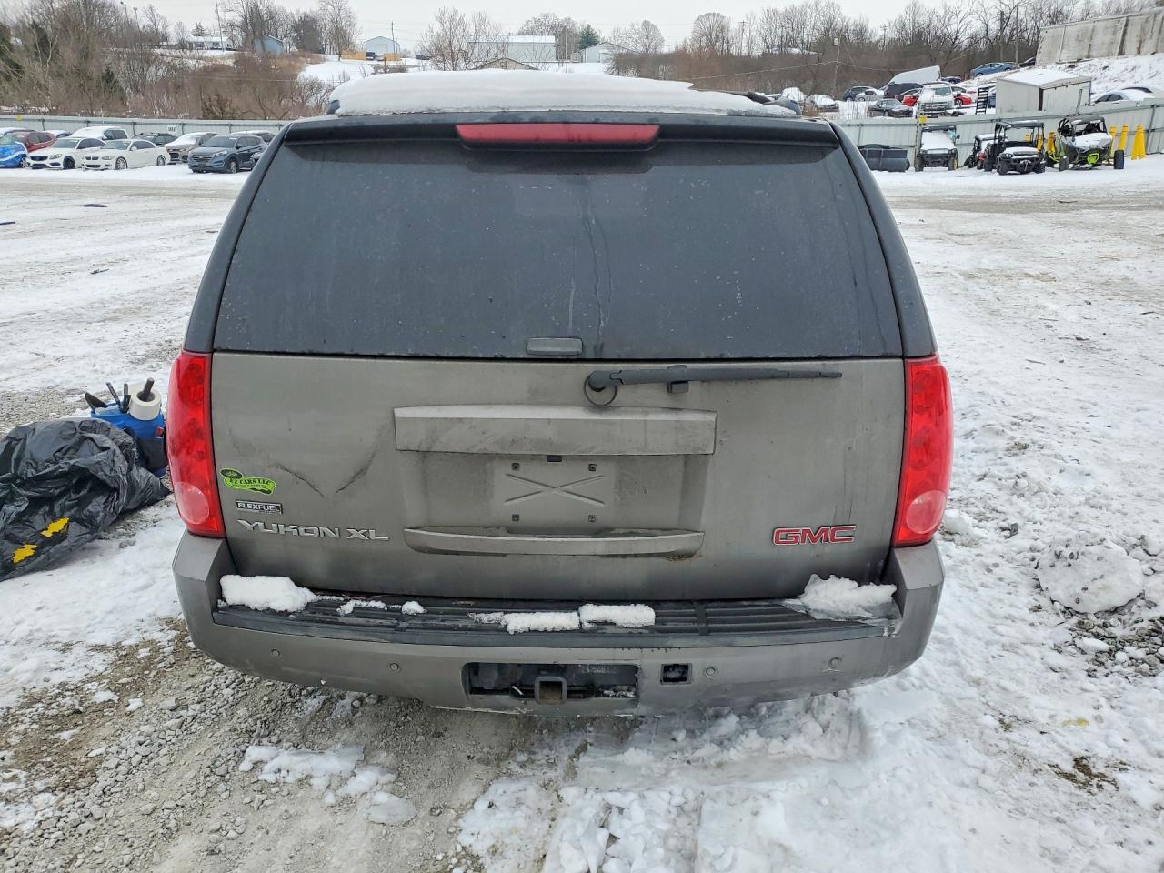 2008 GMC YUKON XL K1500 photo 6