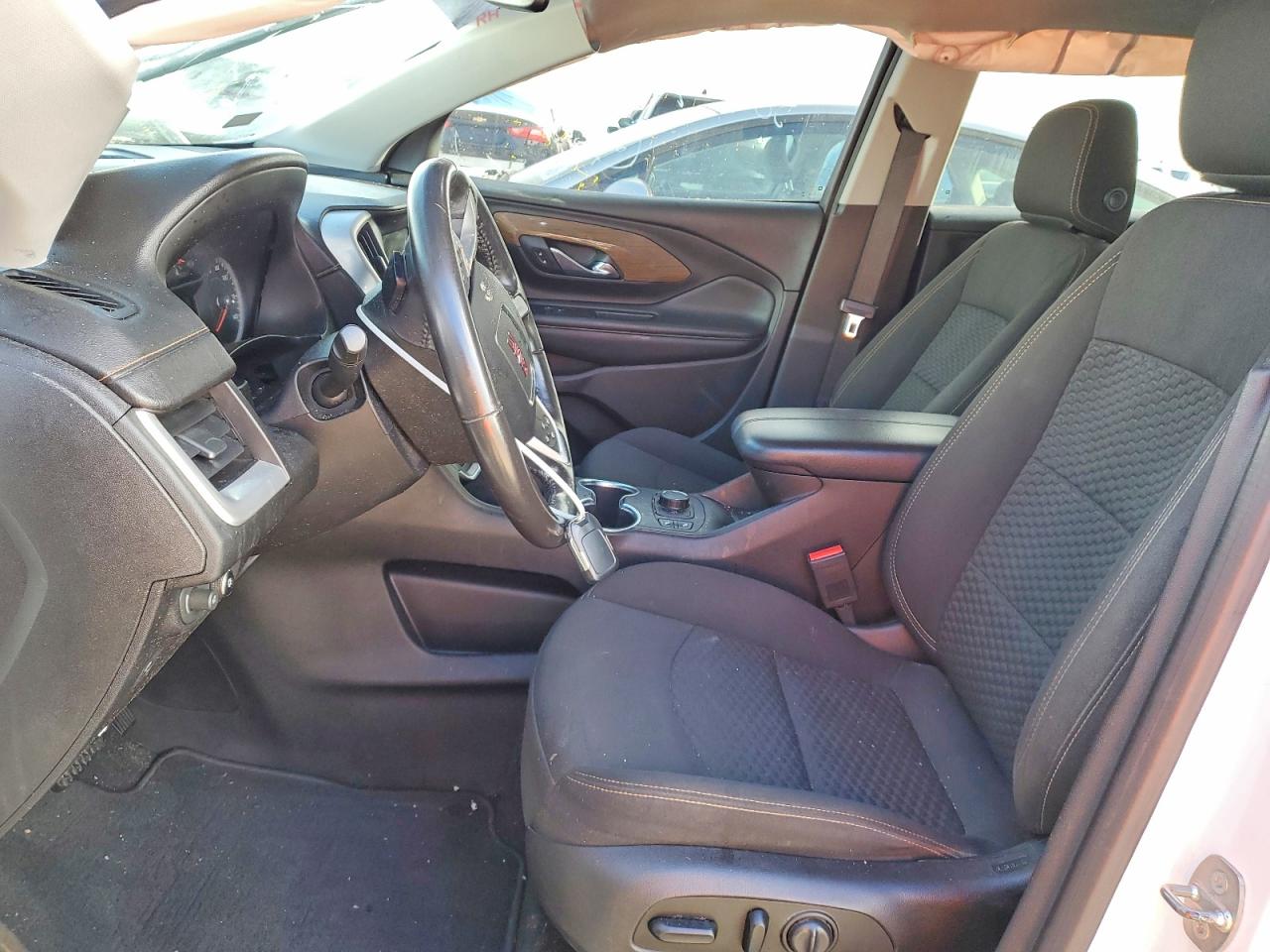 2018 GMC TERRAIN SLE photo 7