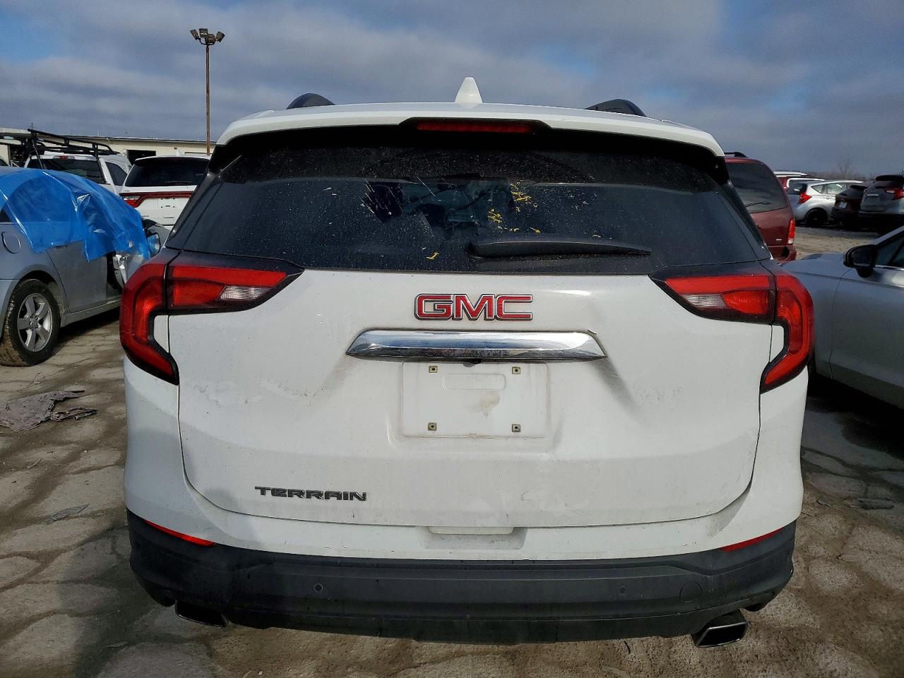 2018 GMC TERRAIN SLE photo 6