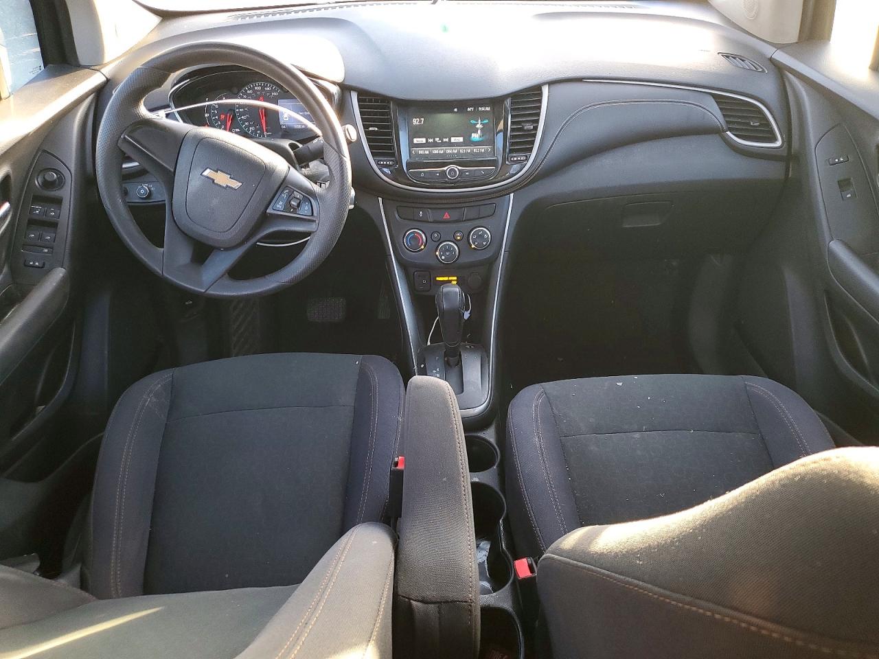 2017 CHEVROLET TRAX LS photo 8