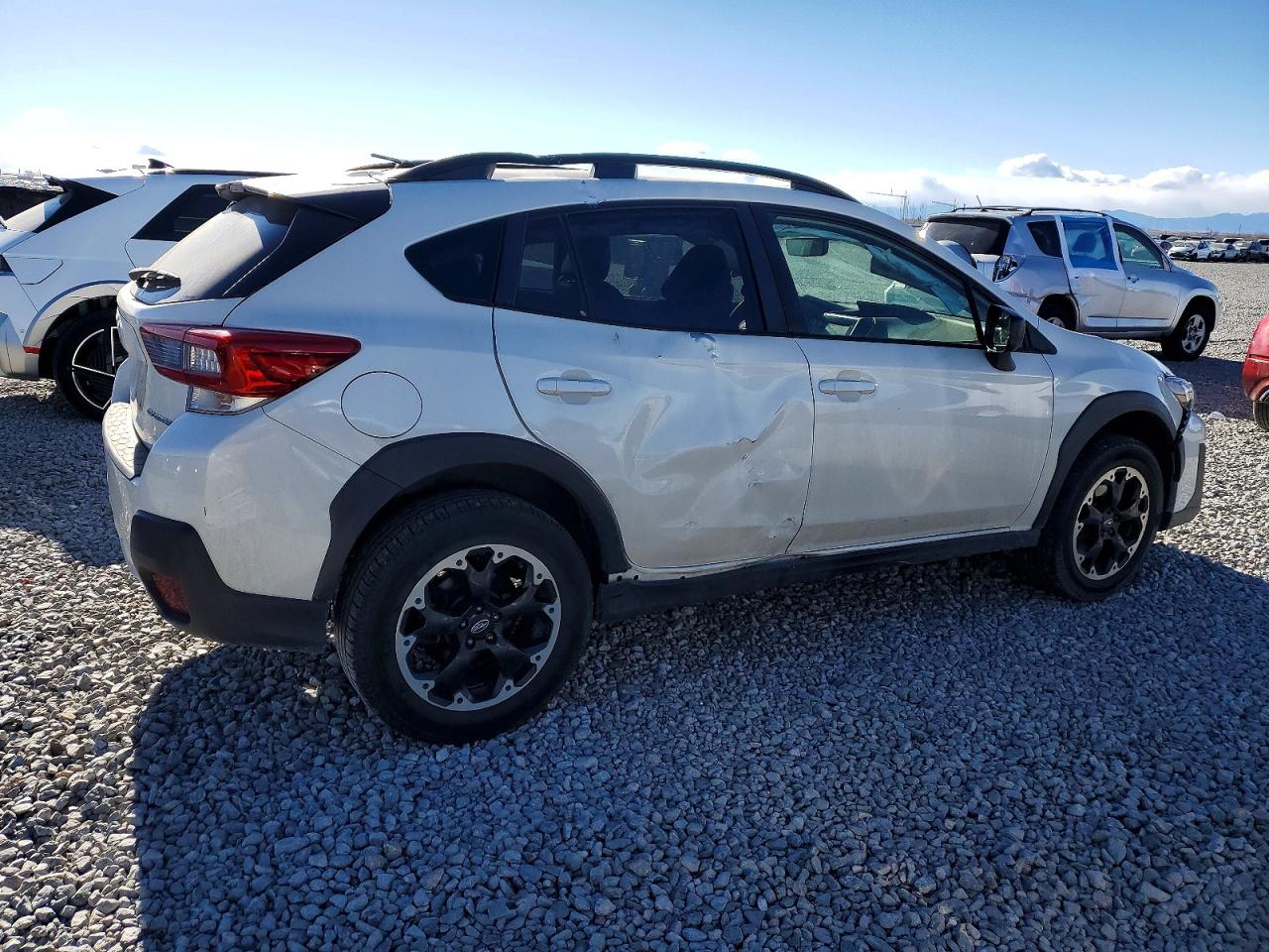 2021 SUBARU CROSSTREK photo 3
