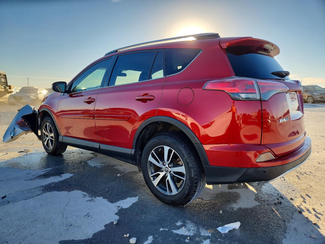 2016 TOYOTA RAV4 XLE photo 2