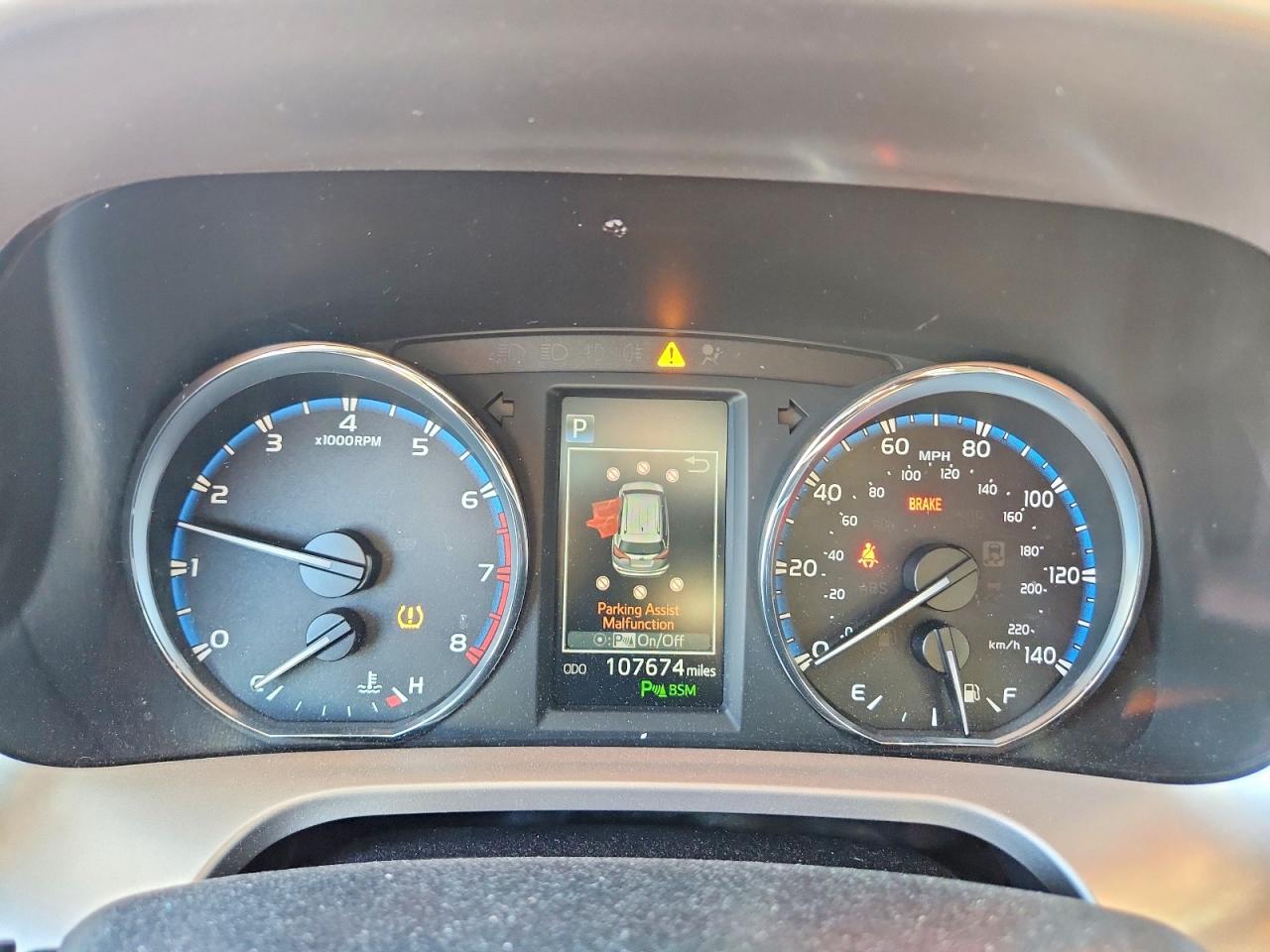 2016 TOYOTA RAV4 XLE photo 9