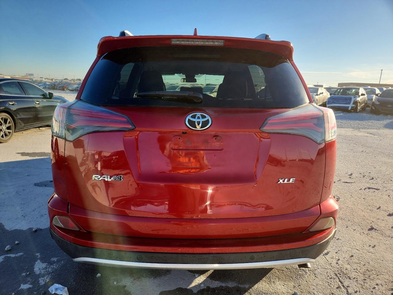 2016 TOYOTA RAV4 XLE photo 6