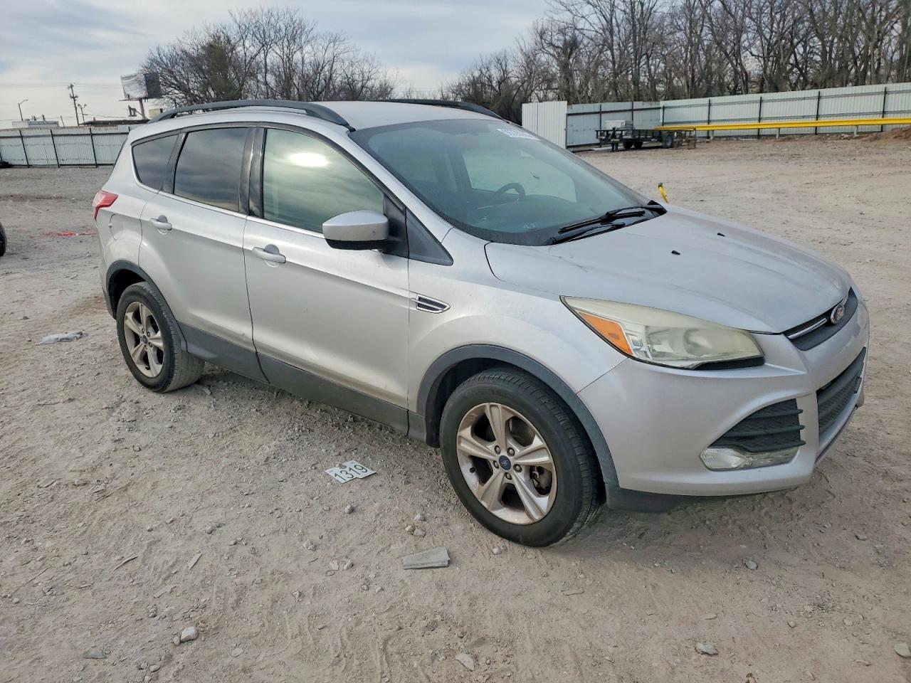 2015 FORD ESCAPE SE photo 4